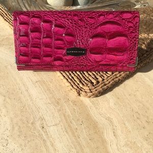 New bridge women’s wallet